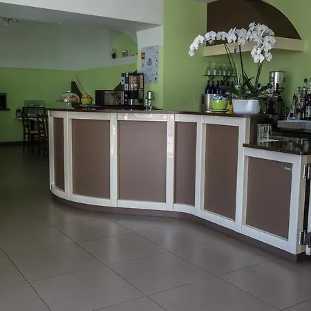 Lauro Otel 3*