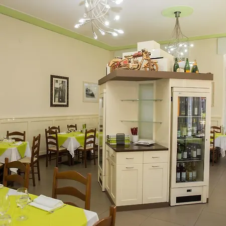 Lauro Otel 3*